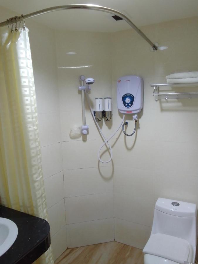 Super Oyo 90464 Borneo Suites Hotel Kota Kinabalu Exteriér fotografie