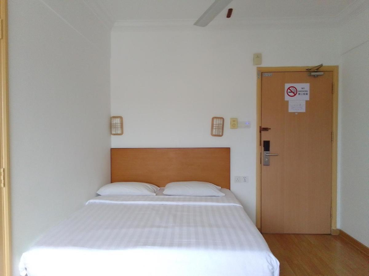 Super Oyo 90464 Borneo Suites Hotel Kota Kinabalu Exteriér fotografie