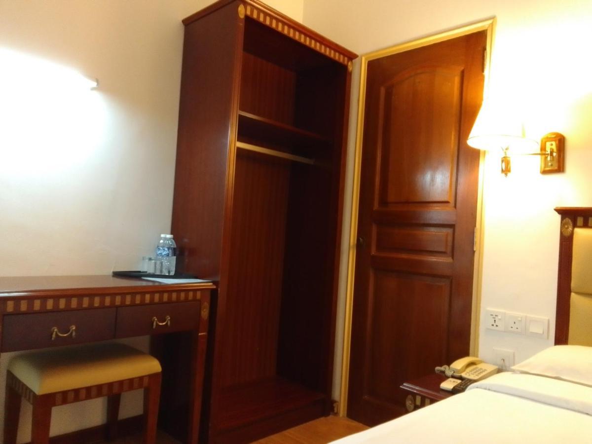 Super Oyo 90464 Borneo Suites Hotel Kota Kinabalu Exteriér fotografie