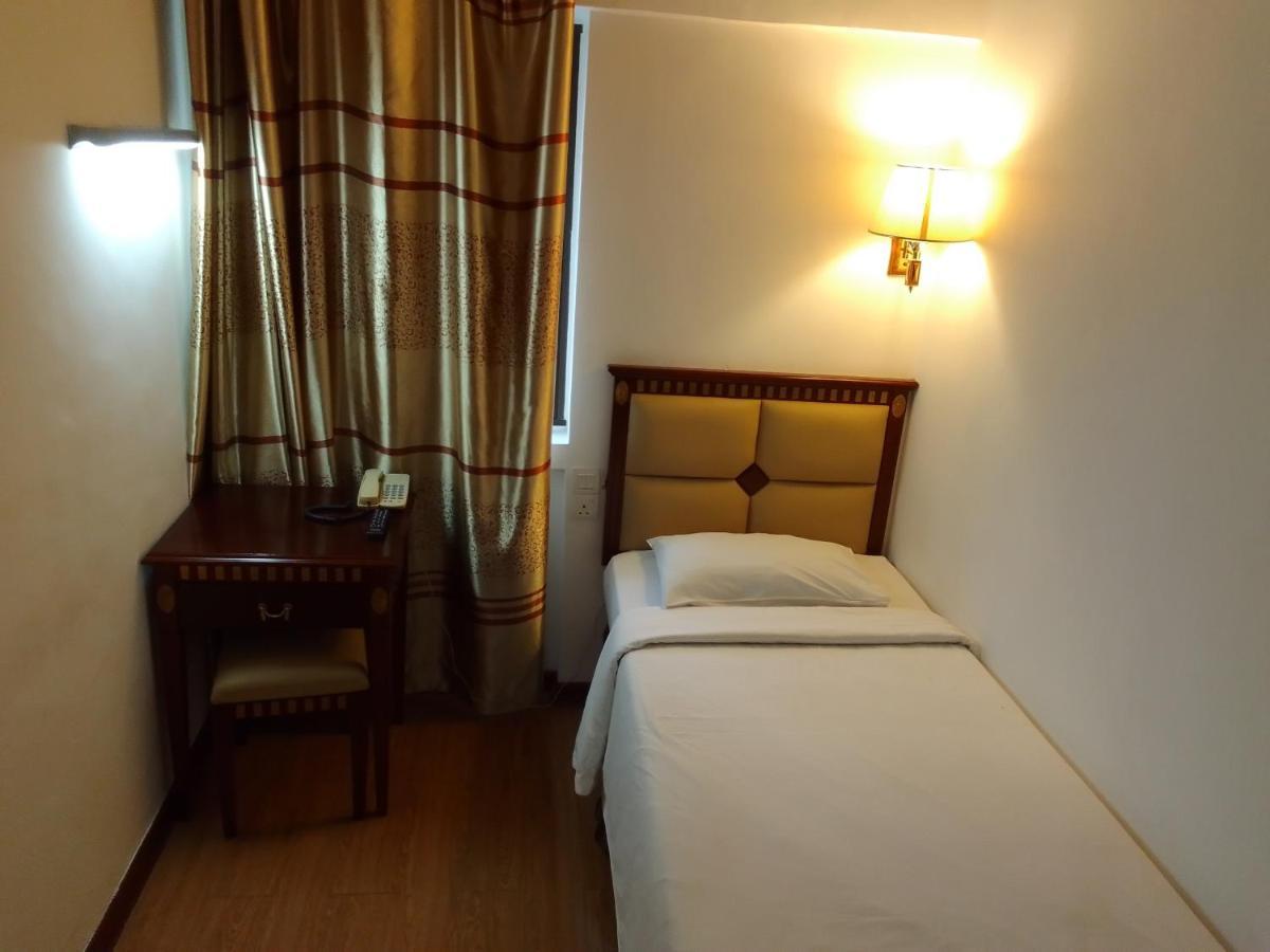 Super Oyo 90464 Borneo Suites Hotel Kota Kinabalu Exteriér fotografie