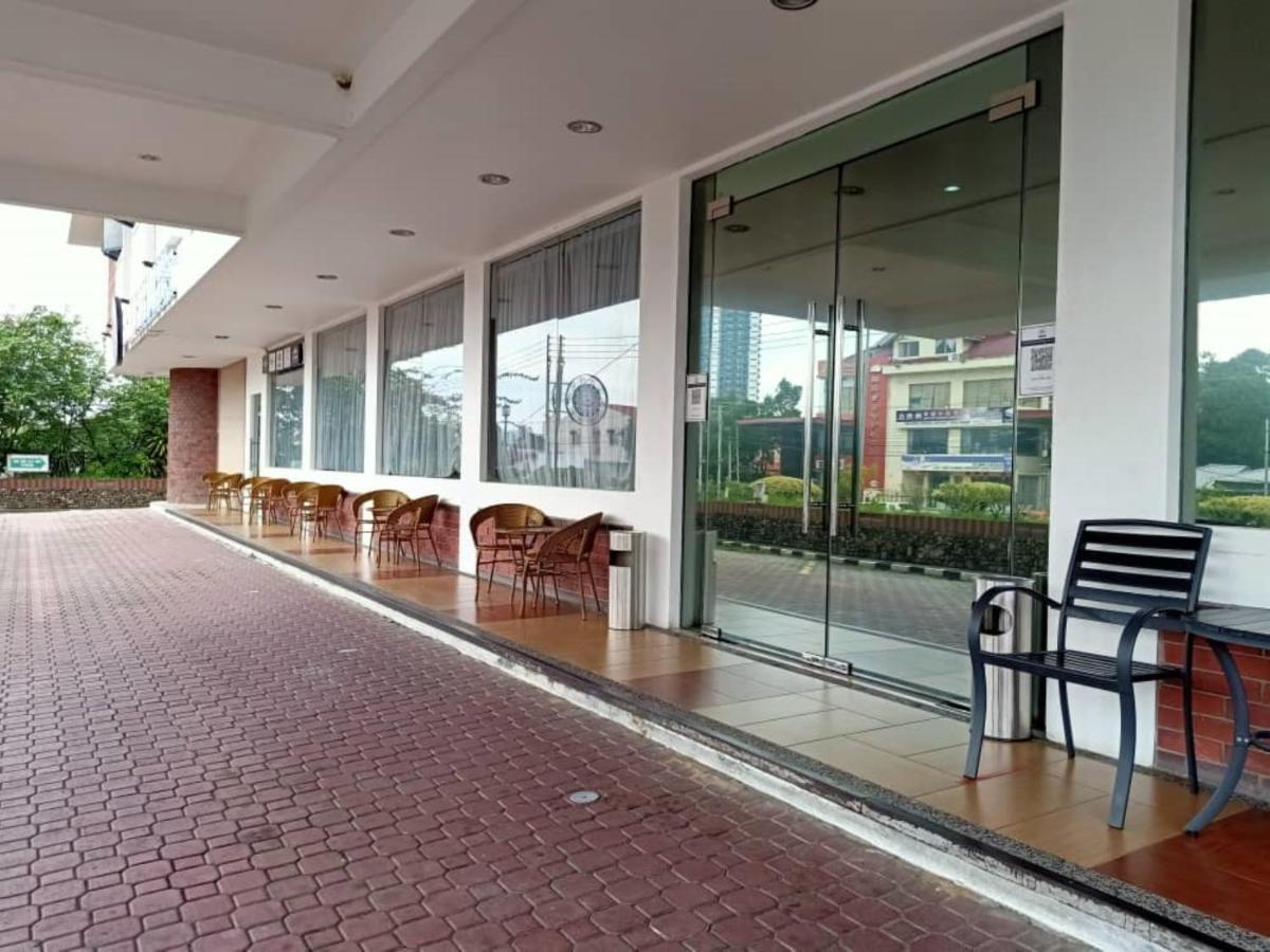 Super Oyo 90464 Borneo Suites Hotel Kota Kinabalu Exteriér fotografie